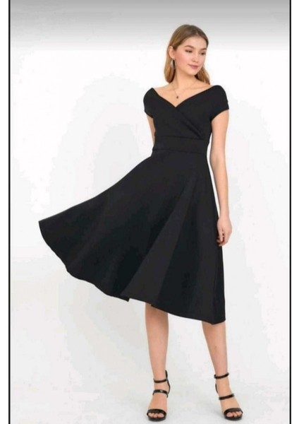 Kadın Kısa Kollu Kruvaze Yaka Eteği Volanlı Krep Elbise modelleri