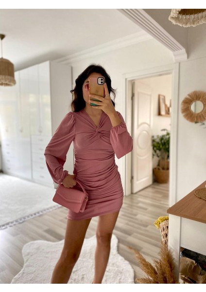 Kadın Uzun Kollu V Yakalı Yanlardan Büzgülü Kısa Sandy Elbise