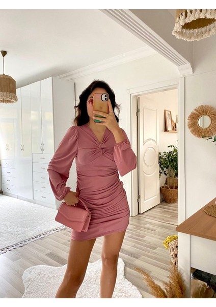 Kadın Uzun Kollu V Yakalı Yanlardan Büzgülü Kısa Sandy Elbise