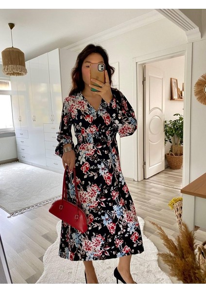 Kadın Uzun Kollu Kruvaze Yaka Beli Lastikli Yandan Yırtmaçlı Desenli Dalgıç Elbise