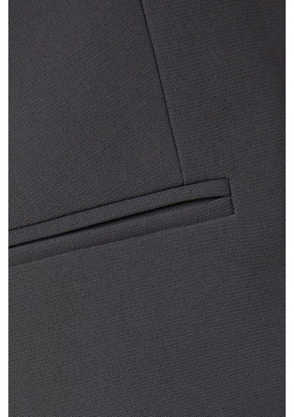 Krep Kumaş Kadın Yelek, Gizli Düğmeli ve Tam Astarıyla Şık Kesim fırsatları