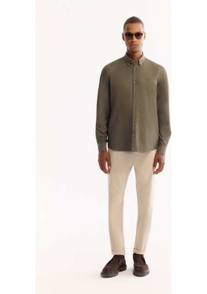 Erkek Koyu Haki Düğmeli Yaka Pamuklu Soft Touch Regular Fit Gömlek B002036 modelleri