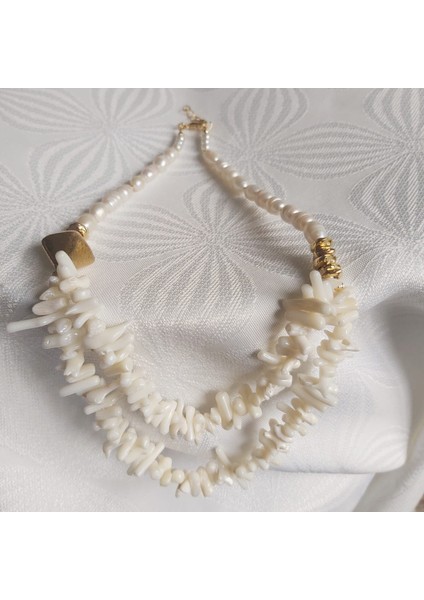 Gerçek Inci ve Doğal Beyaz Taş Mercanlarla Tasarlanmış Altın Kaplama Kolye fiyatları