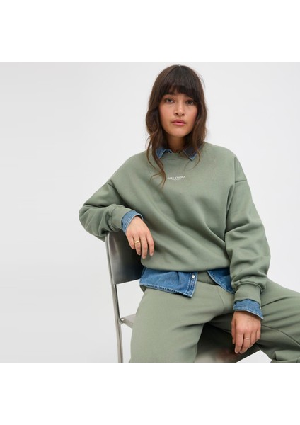 Kadin Minimal Logo Baskili Sweatshirt - Studio fırsatları