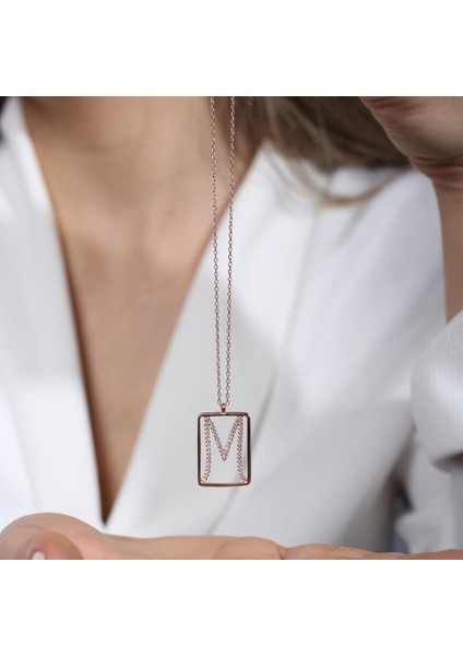M Harfi Zirkon Taşlı Rose Gold Kaplama Çerçeveli Gümüş Kolye