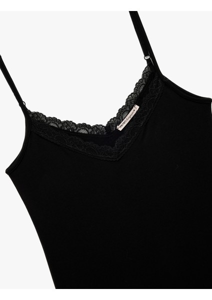 Dantel Detaylı V Yaka Ince Askılı Mini Gecelik modelleri