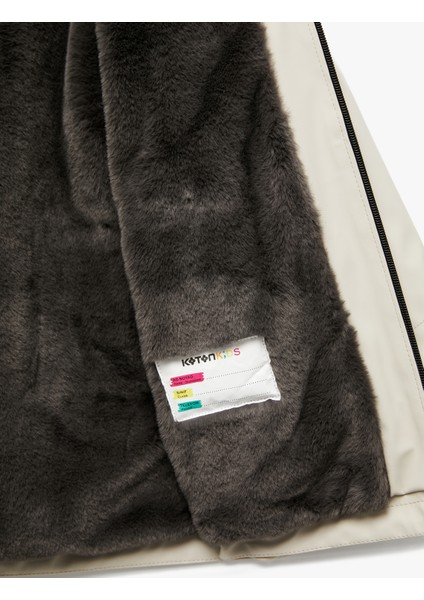 Uzun Kollu Kapaklı Cepli Fermuarlı Kapşonlu Yağmurluk fırsatları