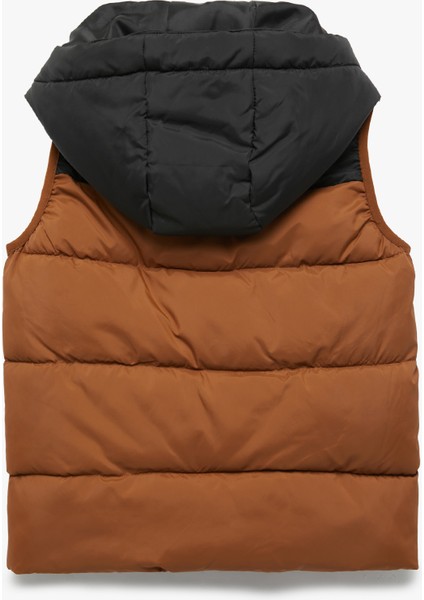 Renk Bloklu Cepli Etiket Detaylı Fermuarlı Kapşonlu Kolsuz Şişme Yelek fiyatları