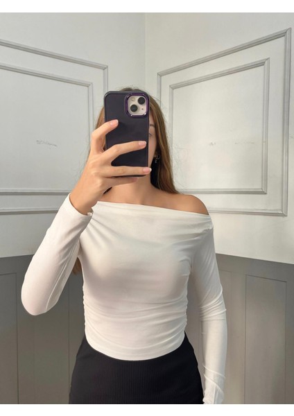 Yeni Ürün Kadın Omzu Düşük Büzgü Detaylı Viskon Kumaş Uzun Kol Bluz 0024 fiyatları