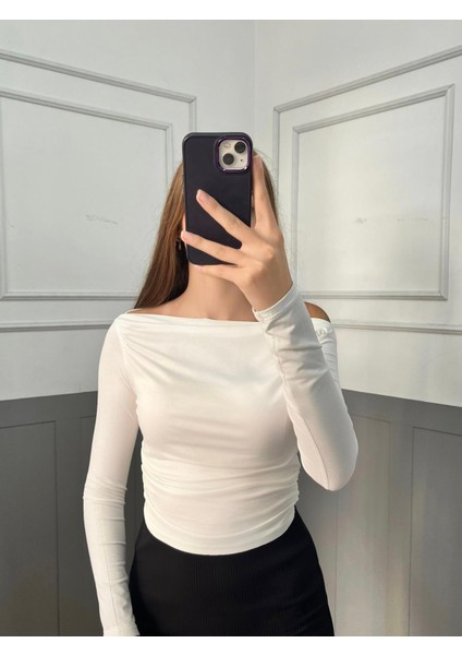 Yeni Ürün Kadın Omzu Düşük Büzgü Detaylı Viskon Kumaş Uzun Kol Bluz 0024 modelleri