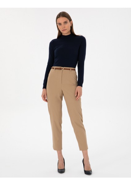 Kadın Bej Carrot Fit Kumaş Pantolon 50310114-VR011