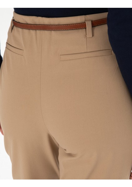 Kadın Bej Carrot Fit Kumaş Pantolon 50310114-VR011