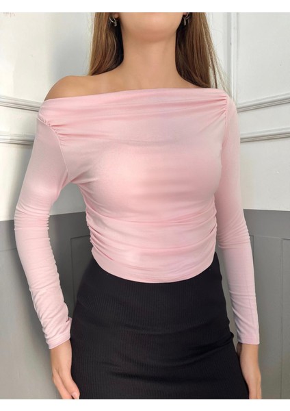 Yeni Ürün Kadın Omzu Düşük Büzgü Detaylı Viskon Kumaş Uzun Kol Bluz 0024