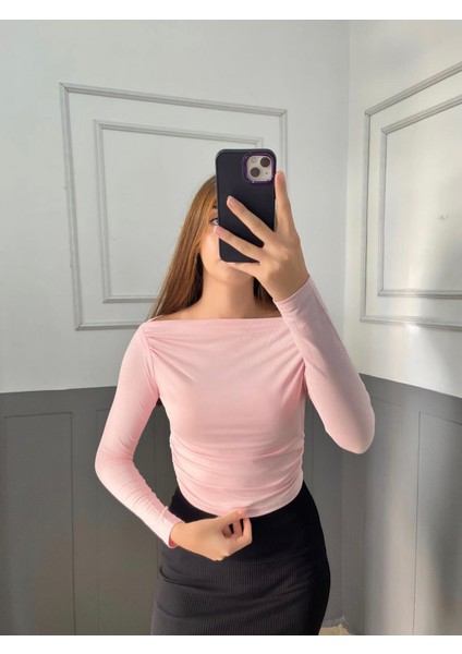 Yeni Ürün Kadın Omzu Düşük Büzgü Detaylı Viskon Kumaş Uzun Kol Bluz 0024 fiyatları