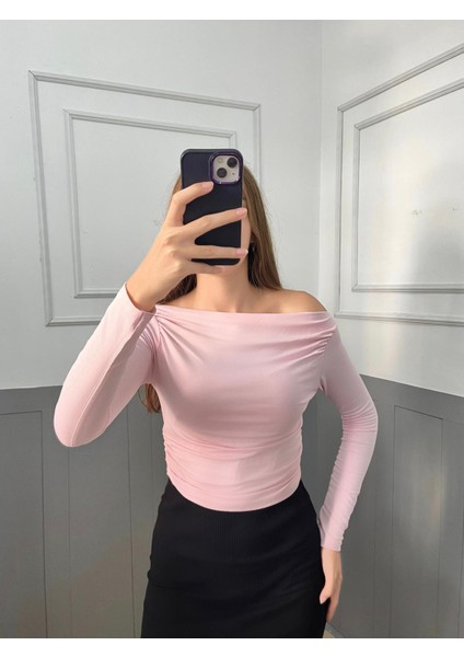 Yeni Ürün Kadın Omzu Düşük Büzgü Detaylı Viskon Kumaş Uzun Kol Bluz 0024 modelleri