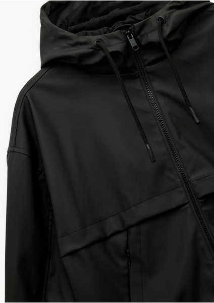 Fermuarlı Kapüşonlu Uzun Kollu Suni Deri Yağmurluk