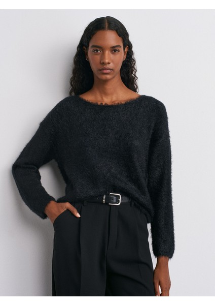 10806 Kayık Yaka Yumuşak Dokulu Triko Kazak-Siyah modelleri