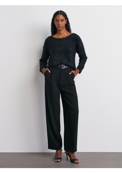 10806 Kayık Yaka Yumuşak Dokulu Triko Kazak-Siyah indirimleri