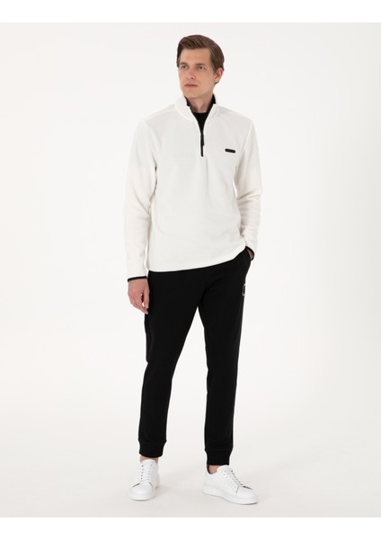 Erkek Beyaz Regular Fit Yarım Fermuarlı Polar Sweatshirt 50314056-VR013 fırsatları