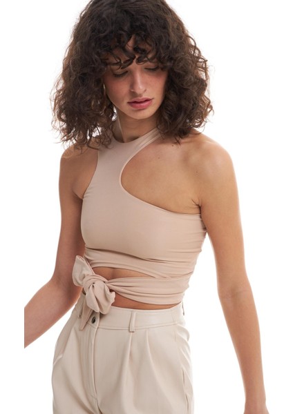 Dekolte Detaylı Bağlamalı Bluz Bej modelleri