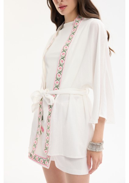 Bağlama Detaylı Nakışlı Yarasa Kol Kimono Ekru fırsatları