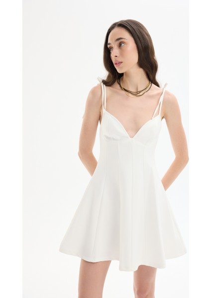 Kalp Yaka Bağlamalı Ip Askılı Mini Elbise Ekru fırsatları