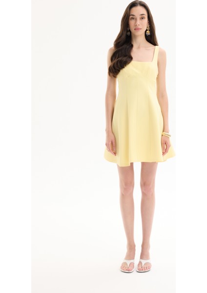 Sırtı Kurdele Detaylı Kare Yaka Mini Elbise Sarı fırsatları