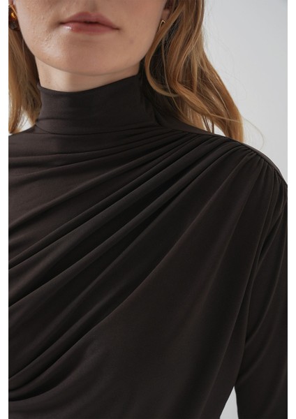 Kadın BDART Volan Detaylı, Dar Kesim, Yuvarlak Yaka Bluz Brown