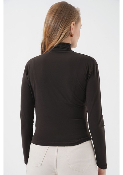 Kadın BDART Volan Detaylı, Dar Kesim, Yuvarlak Yaka Bluz Brown