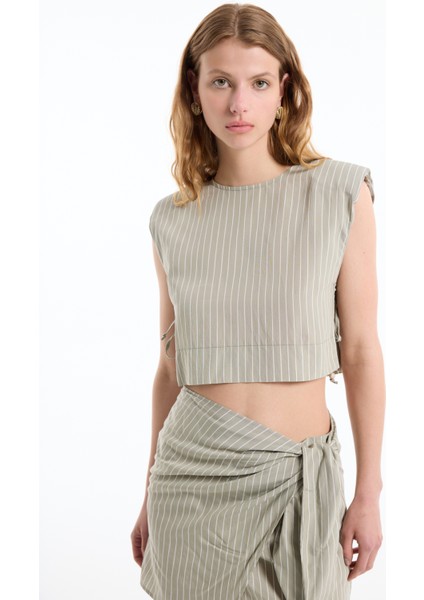 Yanları Bağlamalı Çizgili Vatkalı Bluz Haki fırsatları