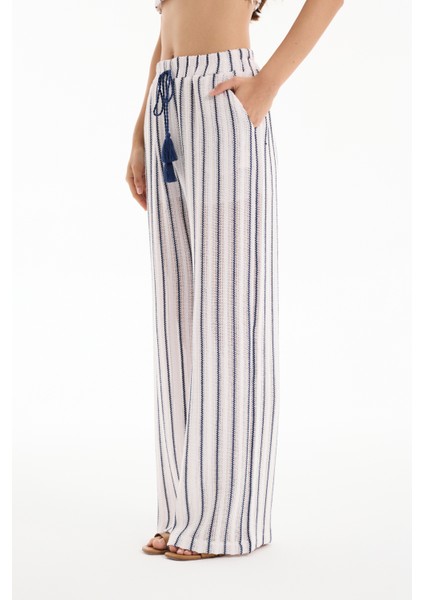Bağcık ve Püskül Detaylı Çizgili Pantolon Ekru fırsatları