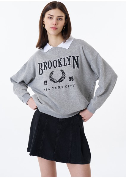 Nakışlı Bebe Yaka Sweatshirt Gri modelleri