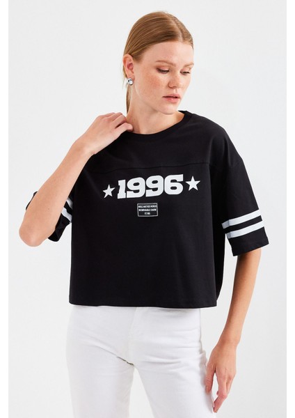 Kadın BDART Oversize Yuvarlak Yaka Kısa Tişört, Motto Baskılı Siyah fırsatları