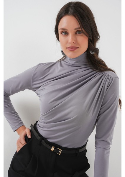 Kadın BDART Volan Detaylı, Dar Kesim, Yuvarlak Yaka Bluz Grey fırsatları