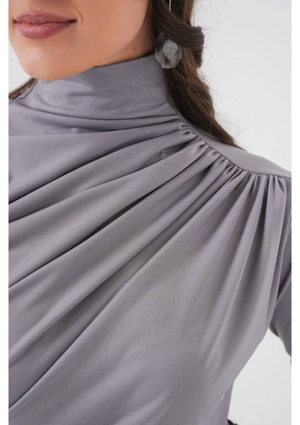 Kadın BDART Volan Detaylı, Dar Kesim, Yuvarlak Yaka Bluz Grey indirimleri