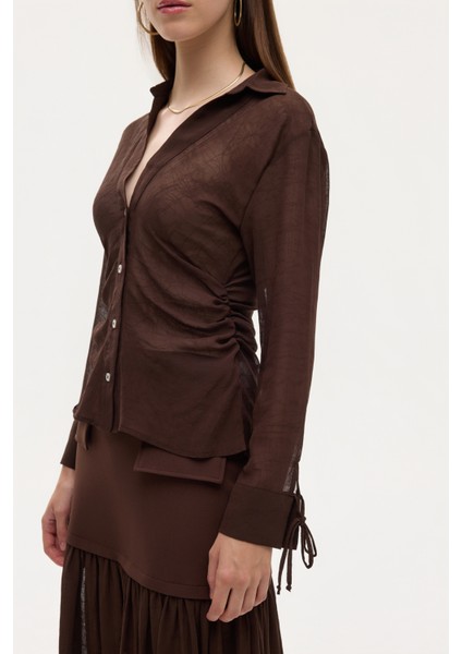 Büzgülü Bağcık Detaylı Transparan Gömlek Kahverengi fırsatları