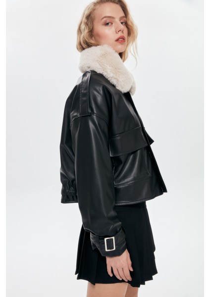 Yakası Peluş Detaylı Deri Ceket Siyah fırsatları