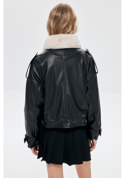 Yakası Peluş Detaylı Deri Ceket Siyah indirimleri