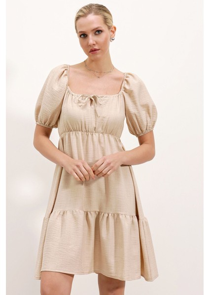 Kadın BDART Kemerli Kısa Mini Elbise ile Kare Yaka Krem Doğal