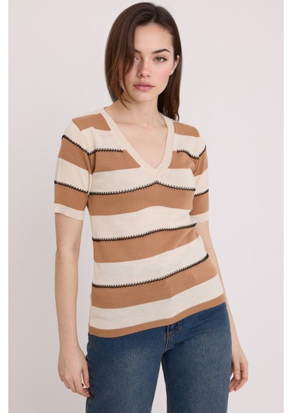 Kadın BDART Çizgili V Yaka Fitilli Bluz Natural fiyatları