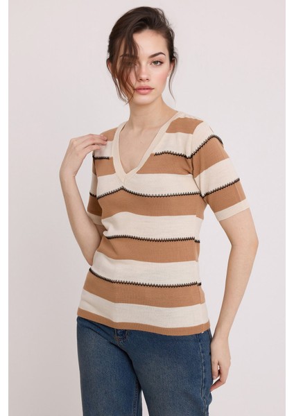 Kadın BDART Çizgili V Yaka Fitilli Bluz Natural modelleri