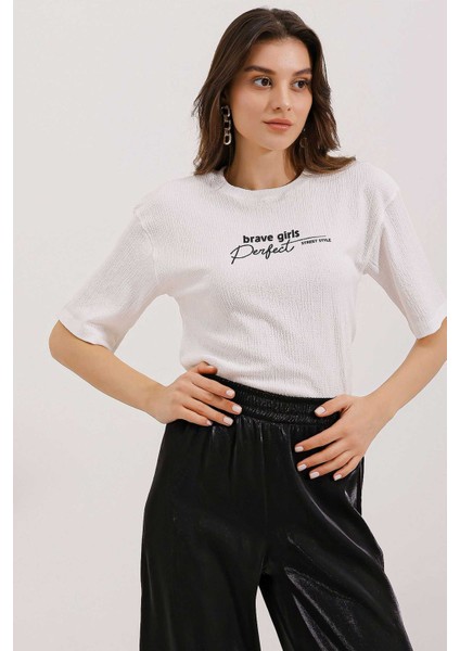 Kadın BDART Yıkama Yaka İşlemeli Oversized Dokulu T-Shirt Beyaz modelleri