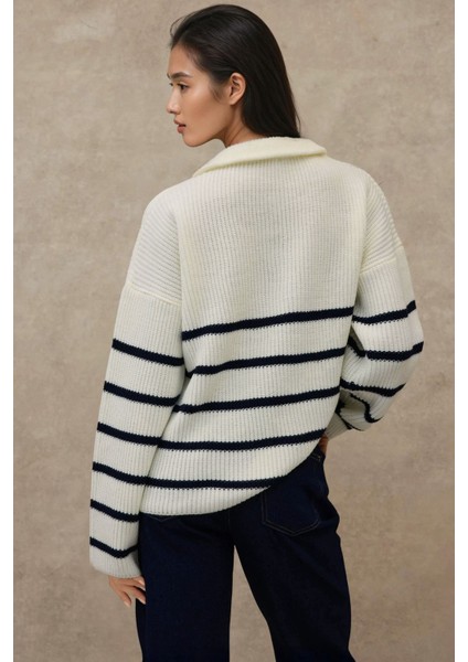 Kadın Çizgili Uzun Kollu Dik Yaka Fermuarlı Yumuşak Triko Kazak Beyaz indirimleri