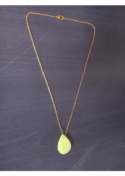 Karanlıkta Parlayan Fosforlu Gold Renk Metal Zincirli Kolye fiyatları