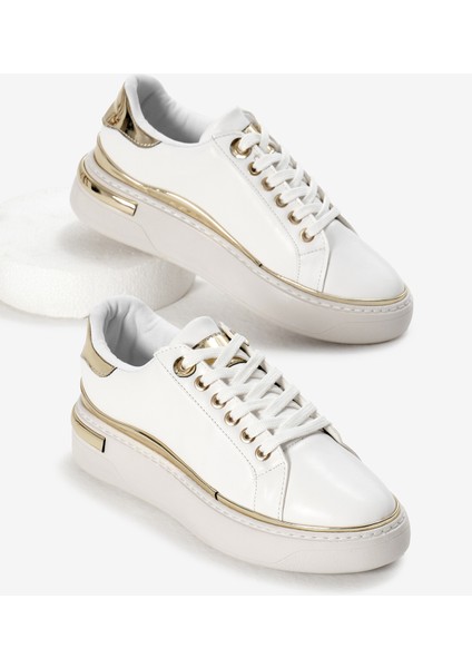 Kadın Beyaz Kalın Poli Taban Altın Detaylı Bağcıklı Spor Ayakkabı