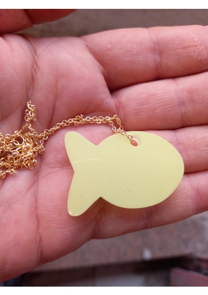 Karanlıkta Parlayan Fosforlu Gold Renk Metal Zincirli Balık Şekilli Kolye modelleri