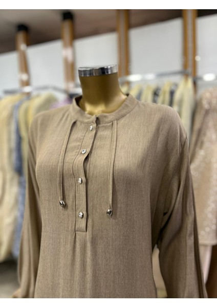 1042 Hakim Yaka Önü Göğüse Kadar Düğmeli Kol Ucu Lastikli Yakası Ip Detaylı Günlük Düz Renk Elbise #05-25#