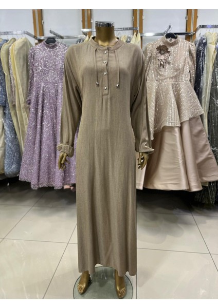 1042 Hakim Yaka Önü Göğüse Kadar Düğmeli Kol Ucu Lastikli Yakası Ip Detaylı Günlük Düz Renk Elbise #05-25# fiyatları