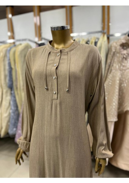 1042 Hakim Yaka Önü Göğüse Kadar Düğmeli Kol Ucu Lastikli Yakası Ip Detaylı Günlük Düz Renk Elbise #05-25# modelleri