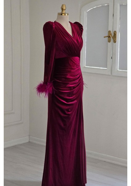 Bordo Kadife Otrişli Yırtmaçlı Abiye 8209 fırsatları